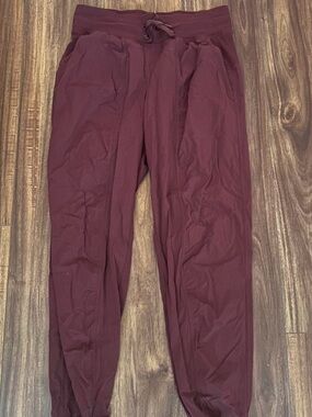 Size 4 Lululemon maroon joggers
